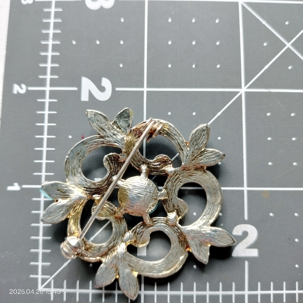 Women's Silver Tone Light Blue Gemstone Brooch Feminine Formal - Picture 6 of 7
